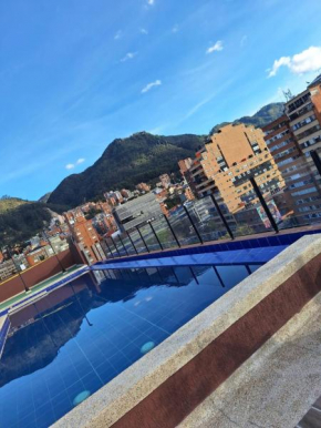Suite con piscina Chapinero 820
